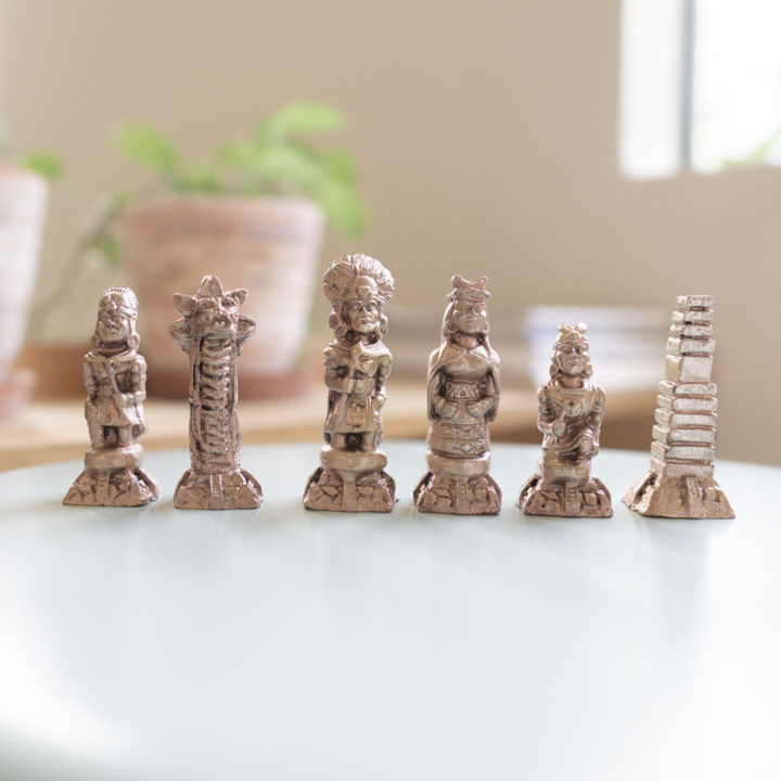 Resin Aztec vs Spain Chess Set - Image 4