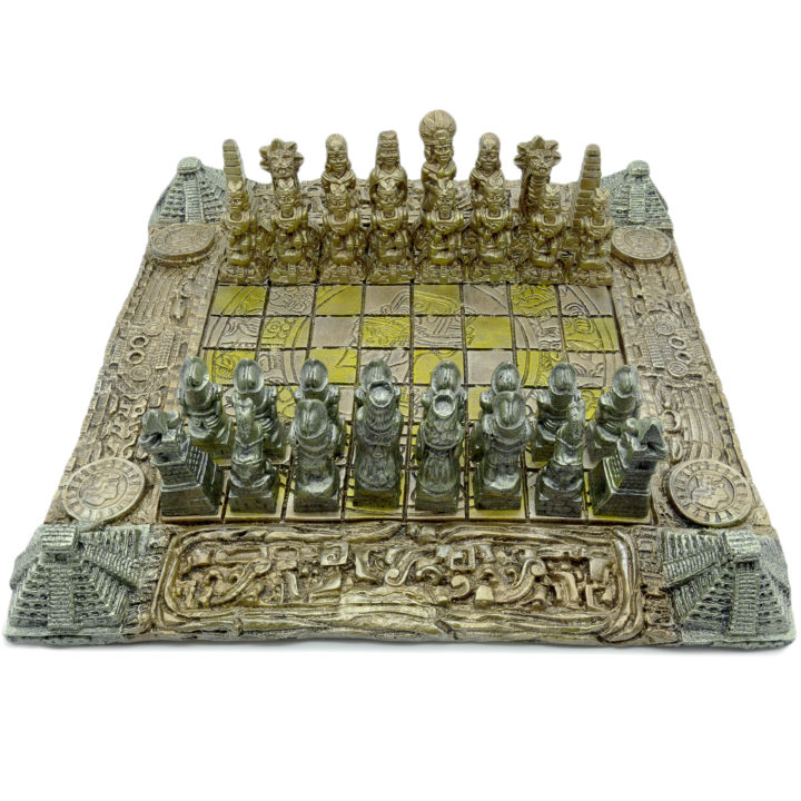 Resin Aztec vs Spain Chess Set - Image 8